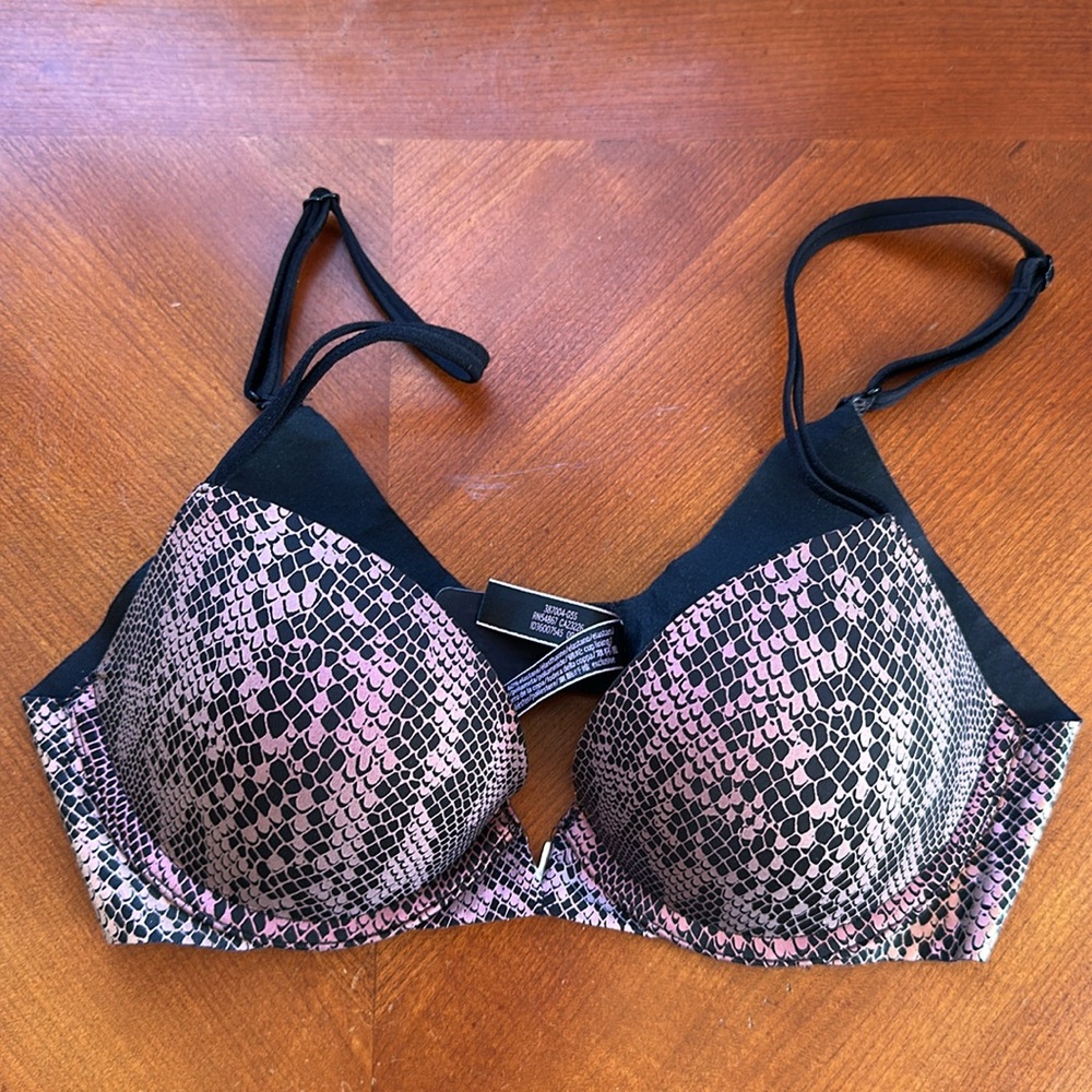 Victoria’s Secret Push up Bra 32B